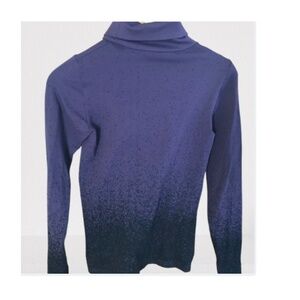 ATHLETA top turtleneck sz smaller fit  ribbed pattern  hidden thumbhole